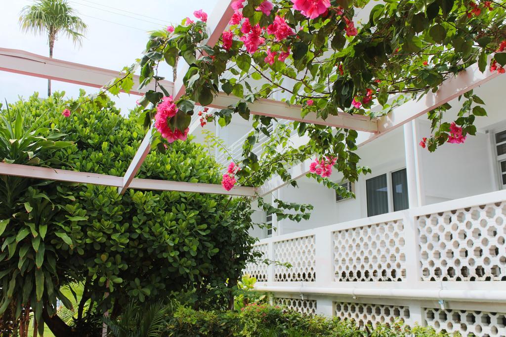 Collins Hotel Miami Beach Exterior photo